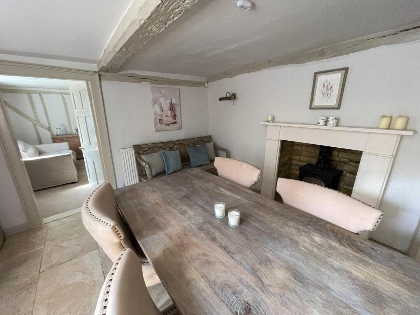 Elegant Oak Beamed House In Pretty Village - Cambridge Homehost Buckden  Екстер'єр фото