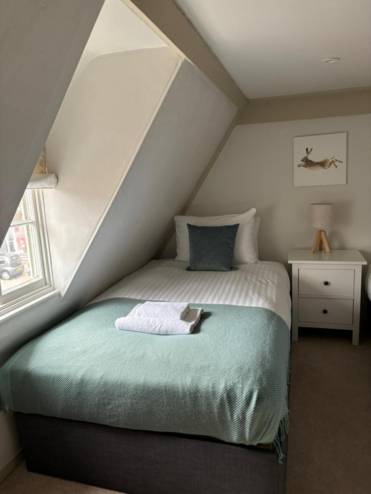 Elegant Oak Beamed House In Pretty Village - Cambridge Homehost Buckden  Екстер'єр фото
