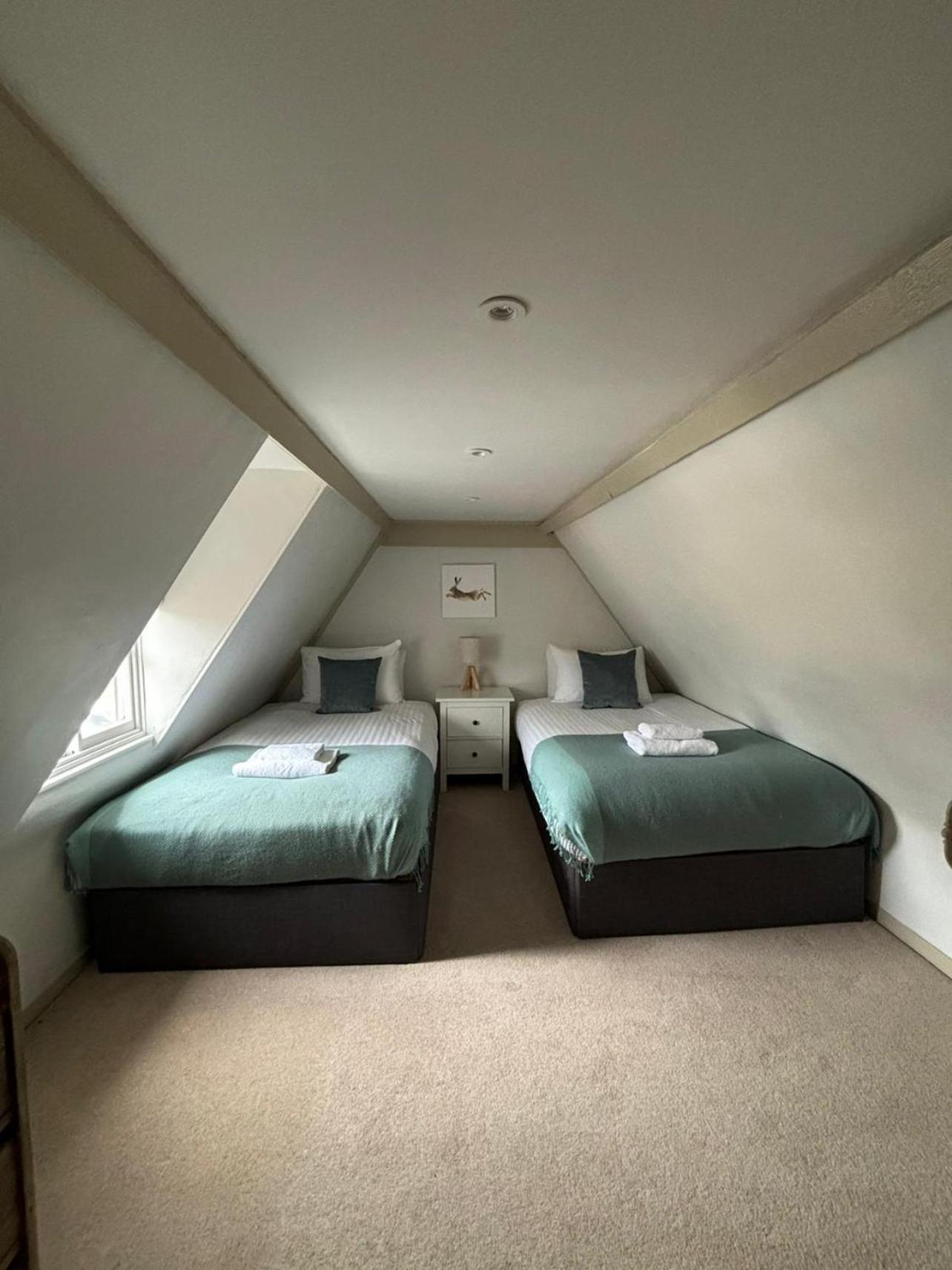 Elegant Oak Beamed House In Pretty Village - Cambridge Homehost Buckden  Екстер'єр фото